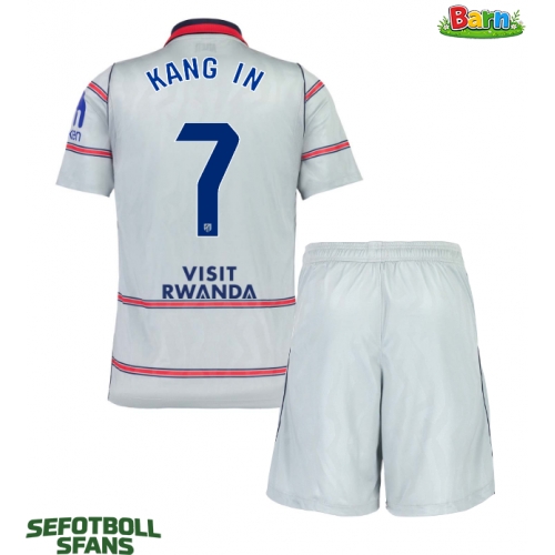 Atletico Madrid Lee Kang-in #7 Tredjeställ Barn 2026-27 Kortärmad (+ Korta byxor) Atletico Madrid Lee Kang-in #7 Tredjeställ Barn 2026-27 Kortärmad (+ Korta byxor)